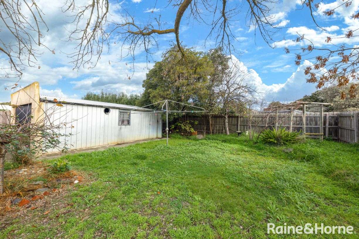 85 Riddell Road — photo 10 of 11
