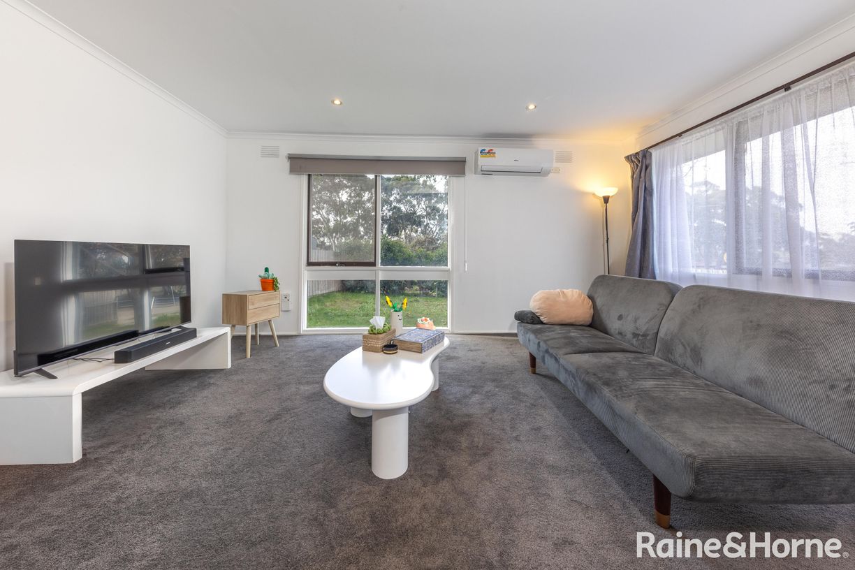 85 Riddell Road — photo 4 of 11