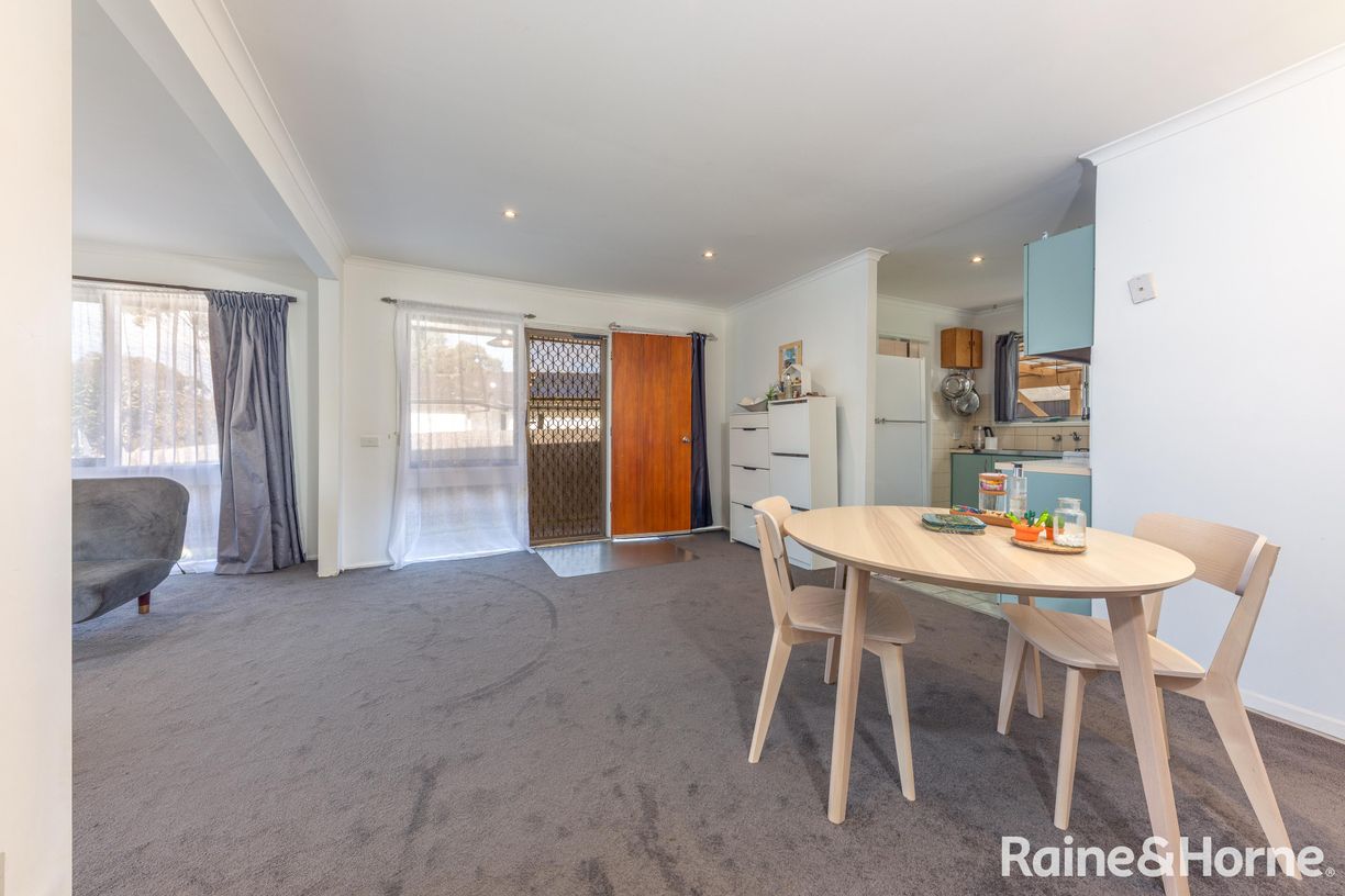 85 Riddell Road — photo 5 of 11