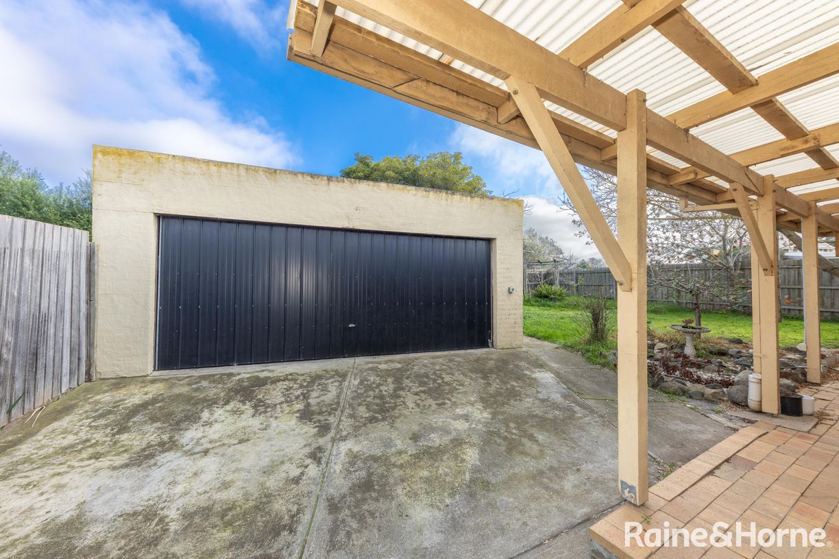 85 Riddell Road — photo 3 of 11