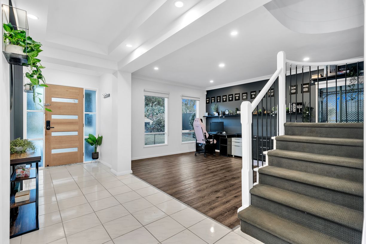 14 Peterhouse Court — photo 2 of 26