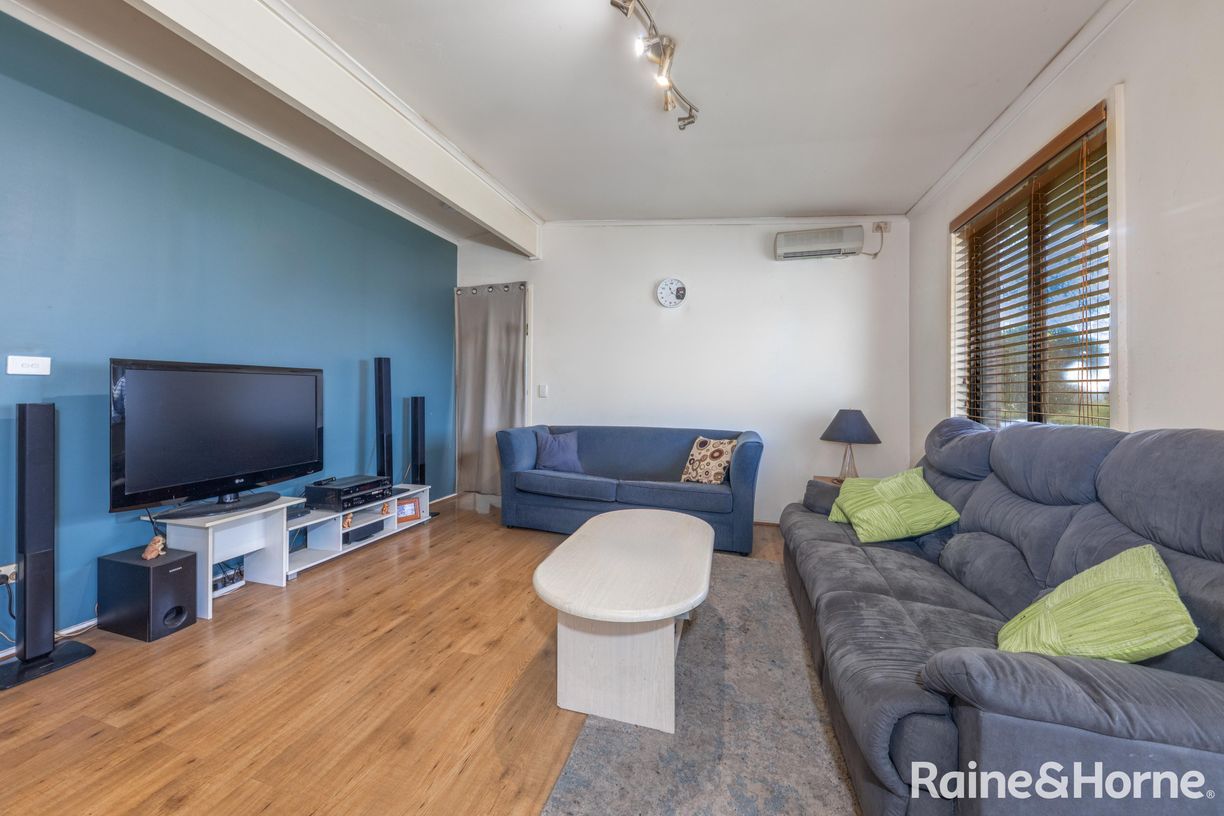 32 Hume Street — photo 4 of 16