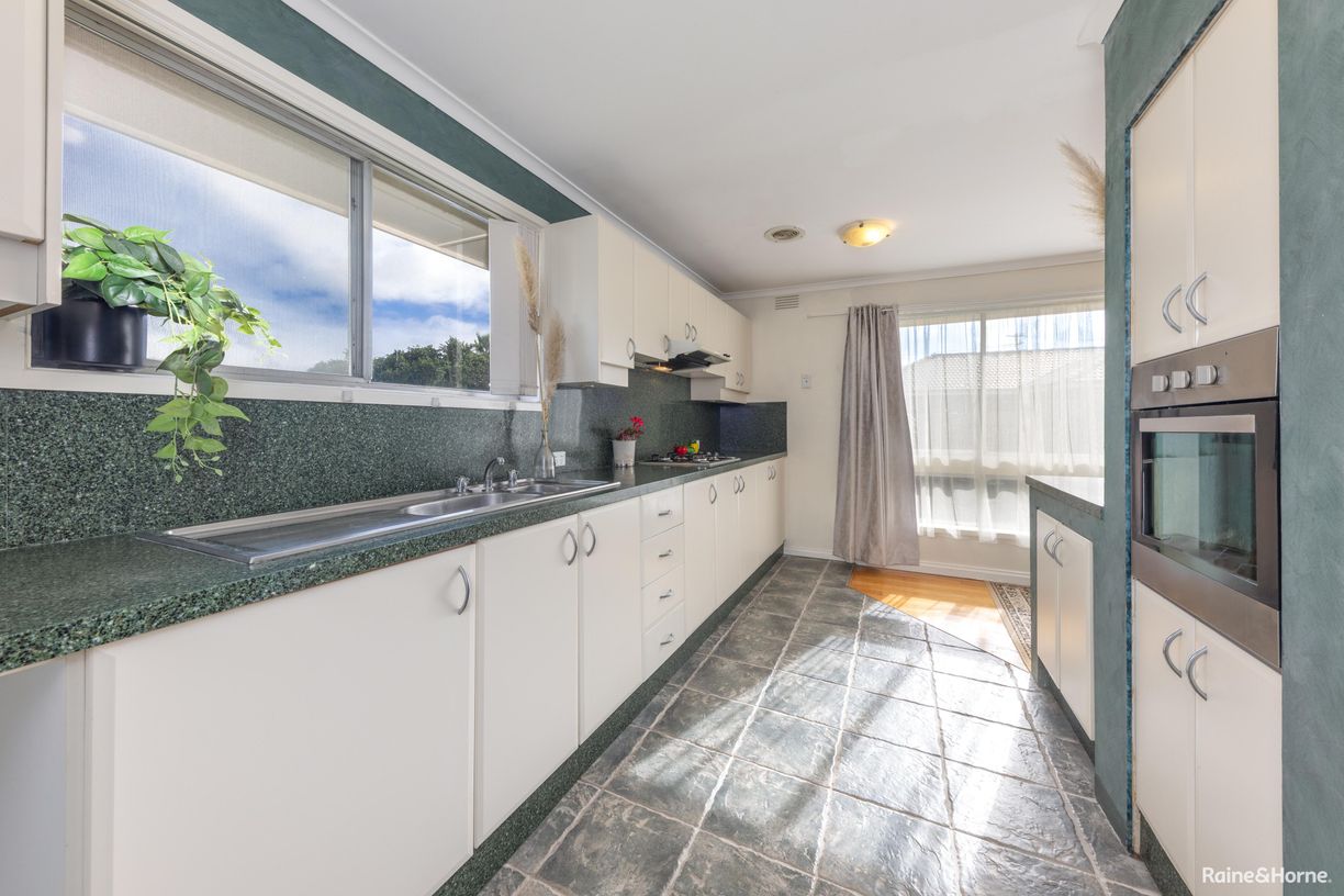 564 Elizabeth Drive — photo 6 of 14