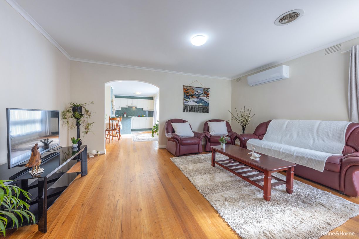 564 Elizabeth Drive — photo 3 of 14