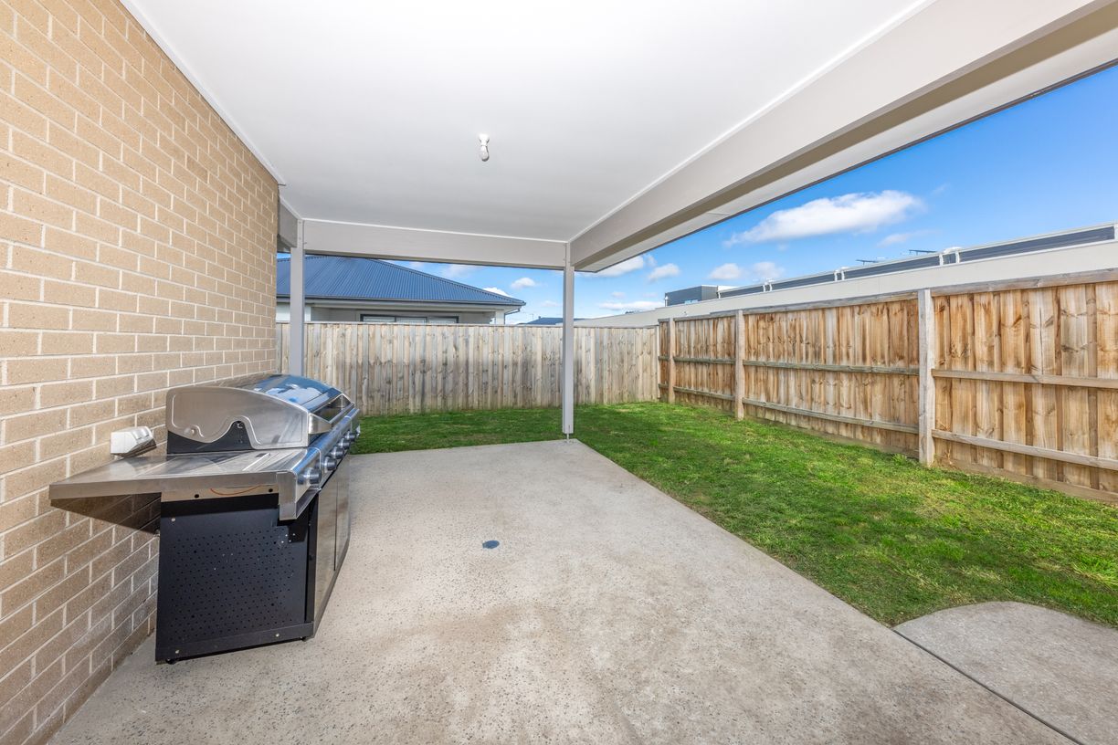 52 Sunny Street — photo 15 of 17