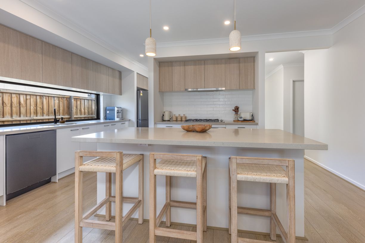 52 Sunny Street — photo 4 of 17