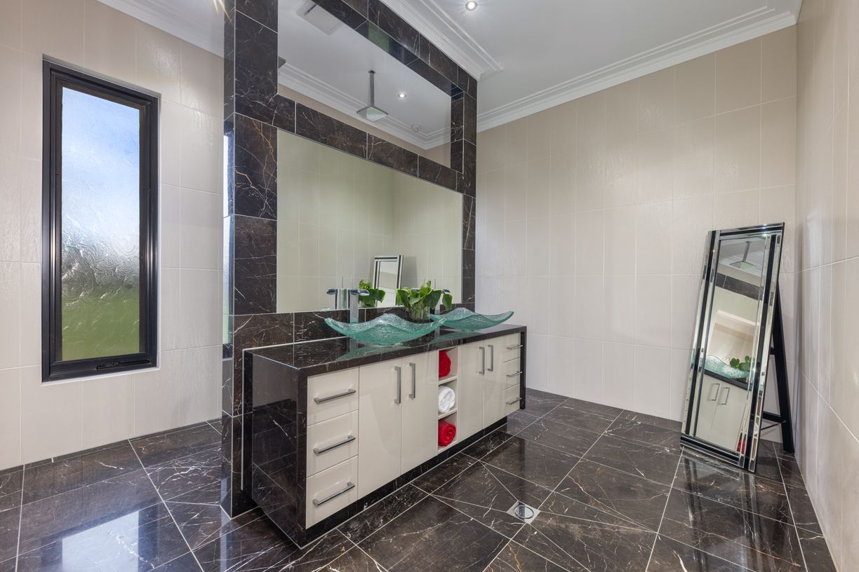 Mickleham VIC — photo 13 of 30