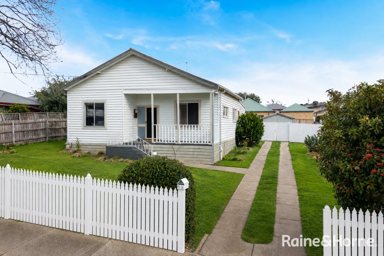 52 Station Street — photo from Raine & Horne Sunbury