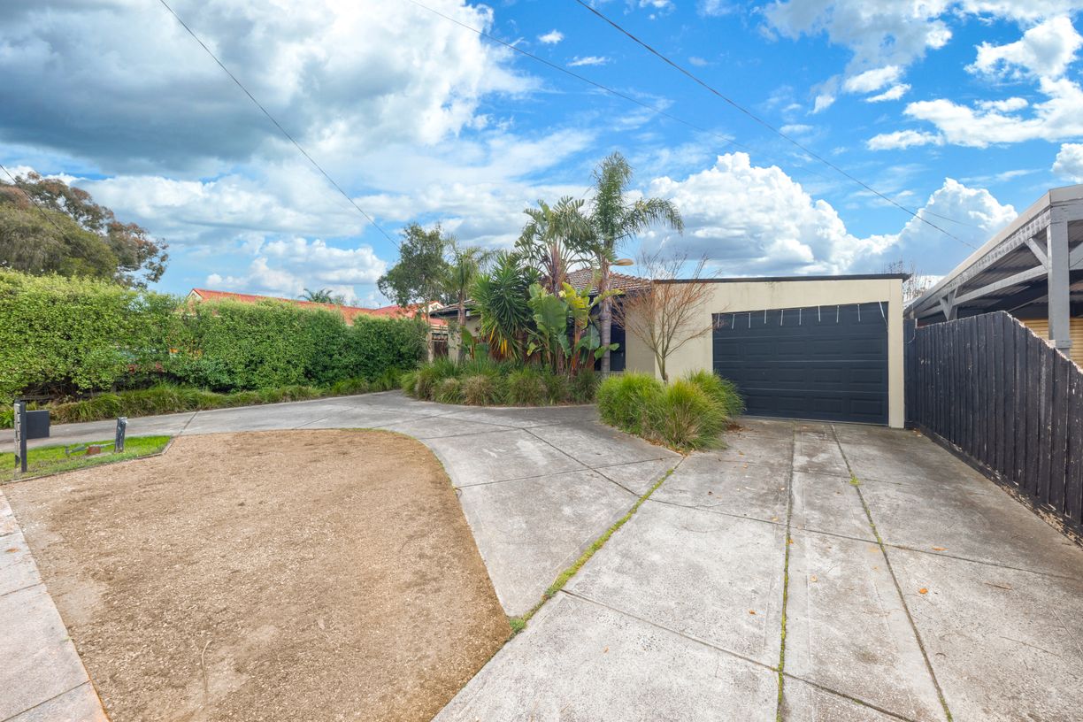 14 Blyton Crescent — photo 17 of 22