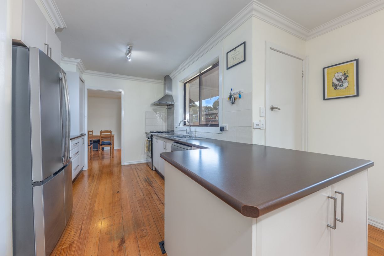 14 Blyton Crescent — photo 7 of 22