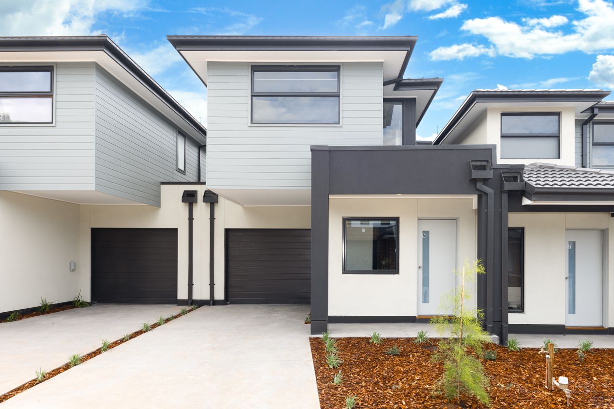 5 Altura Mews — photo from Raine & Horne Sunbury