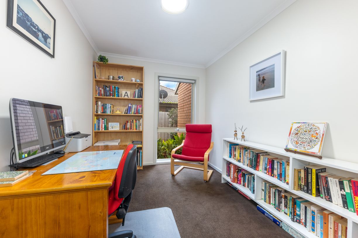 73 Racecourse Road — photo 12 of 29