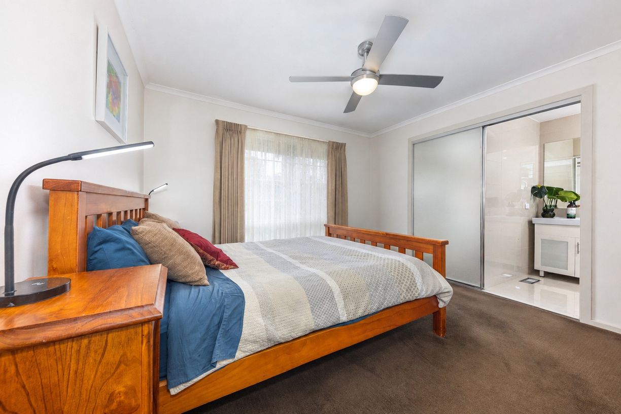 73 Racecourse Road — photo 10 of 29