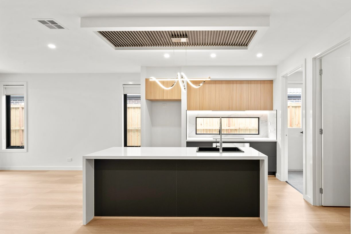 20 Newchapel Road — photo 6 of 15