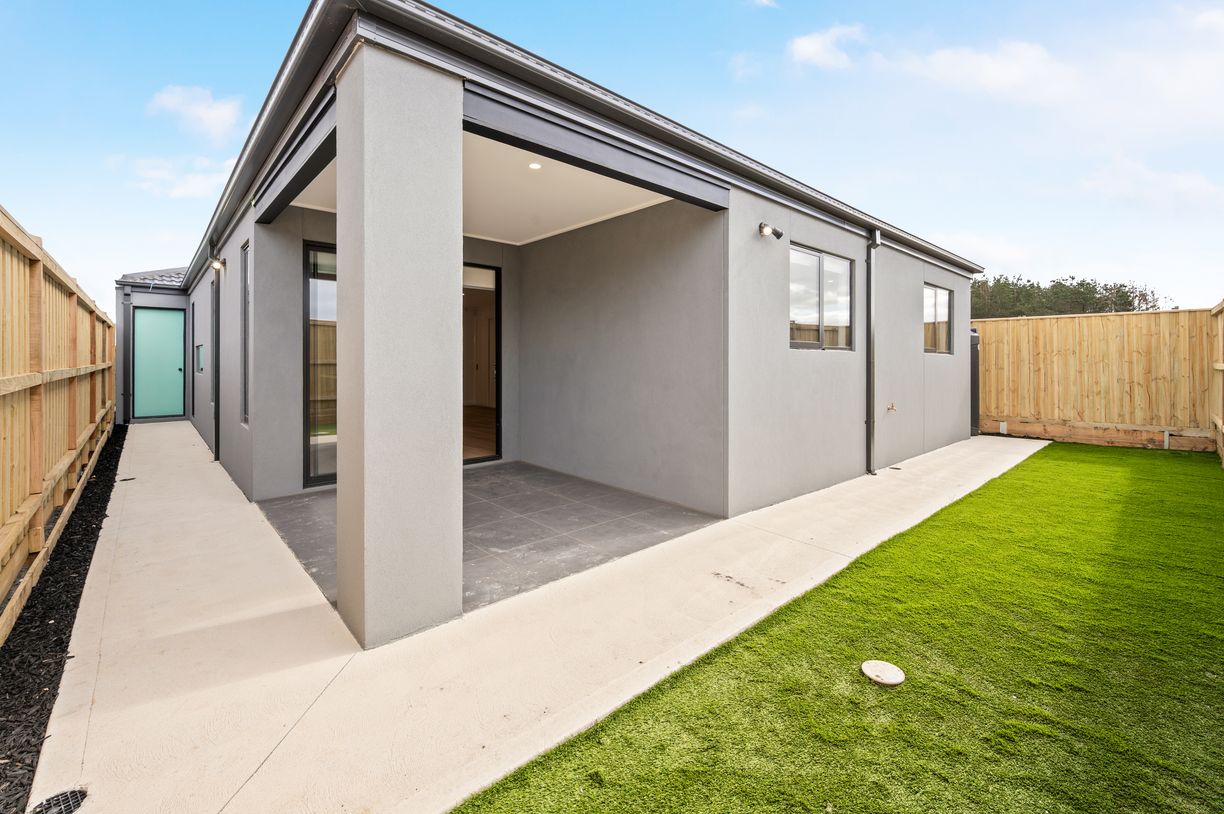 20 Newchapel Road — photo 13 of 15