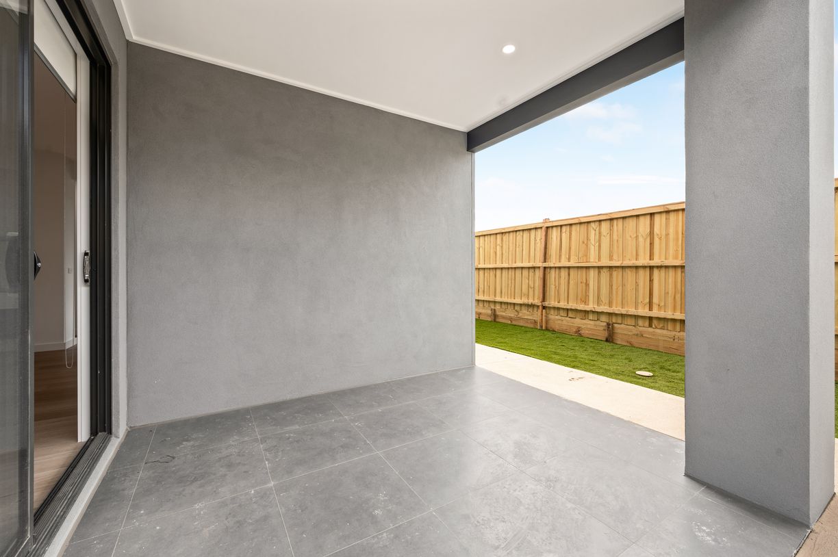 20 Newchapel Road — photo 14 of 15