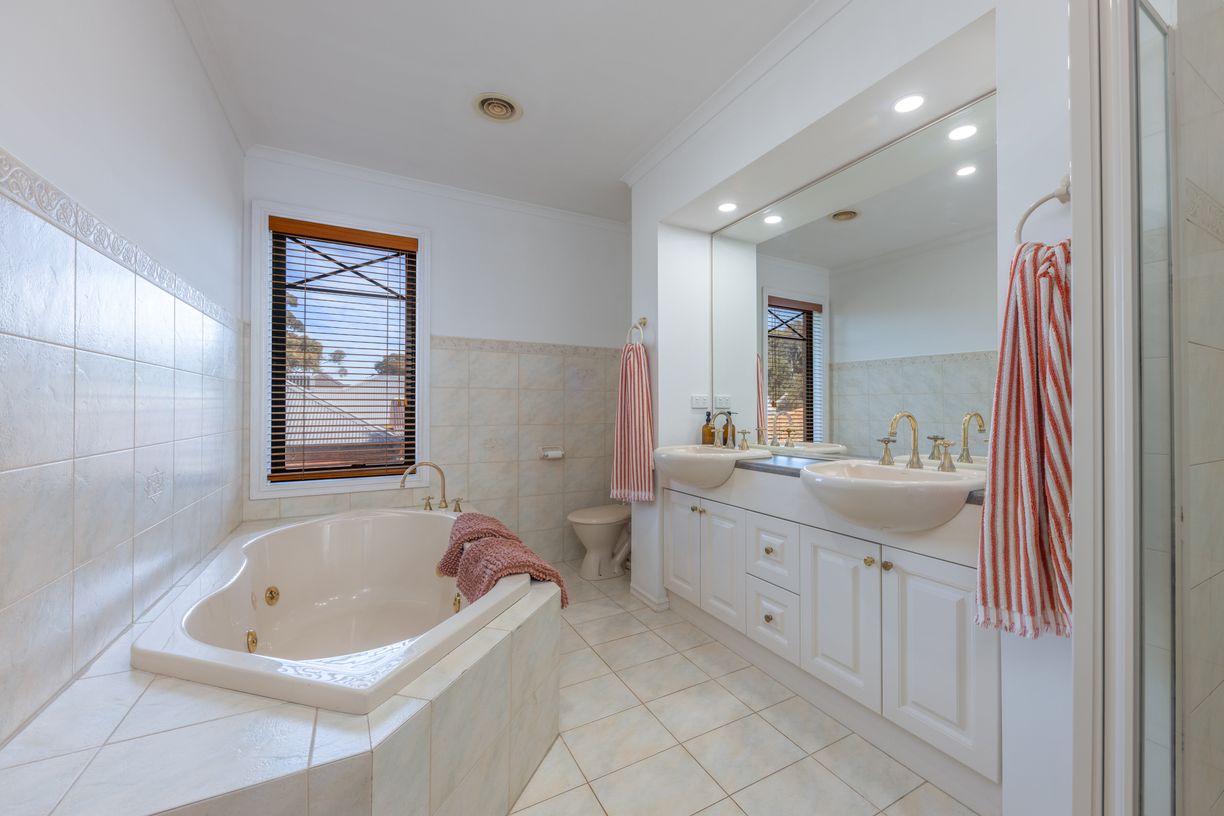 5 Hopbush Avenue — photo 15 of 24