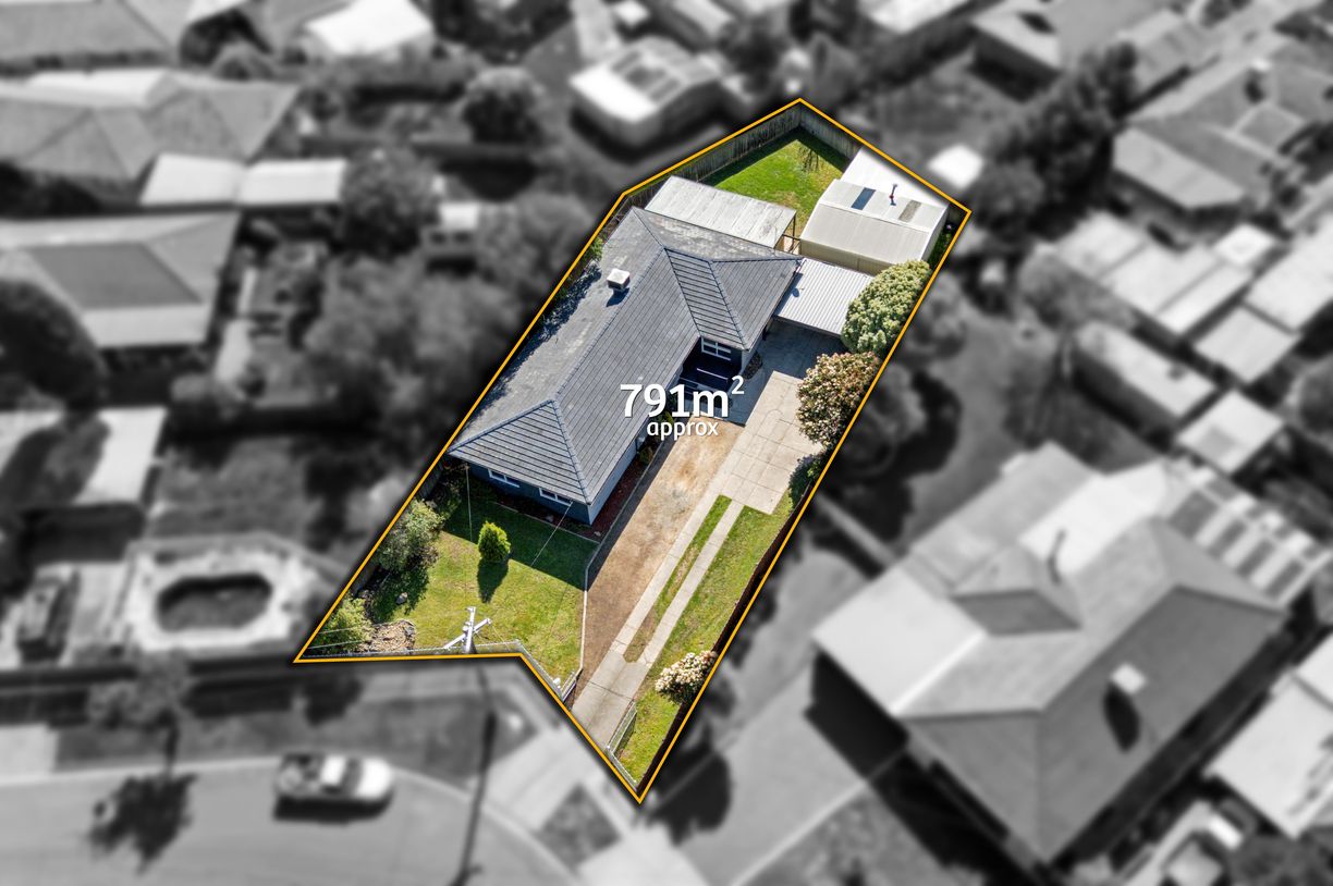 26 Blyton Crescent — photo 18 of 20