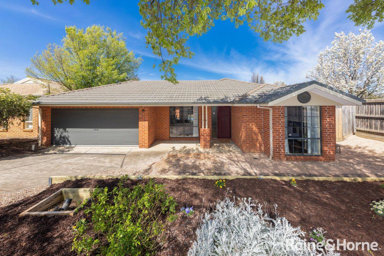 29 Fingleton Crescent — photo from Raine & Horne Sunbury