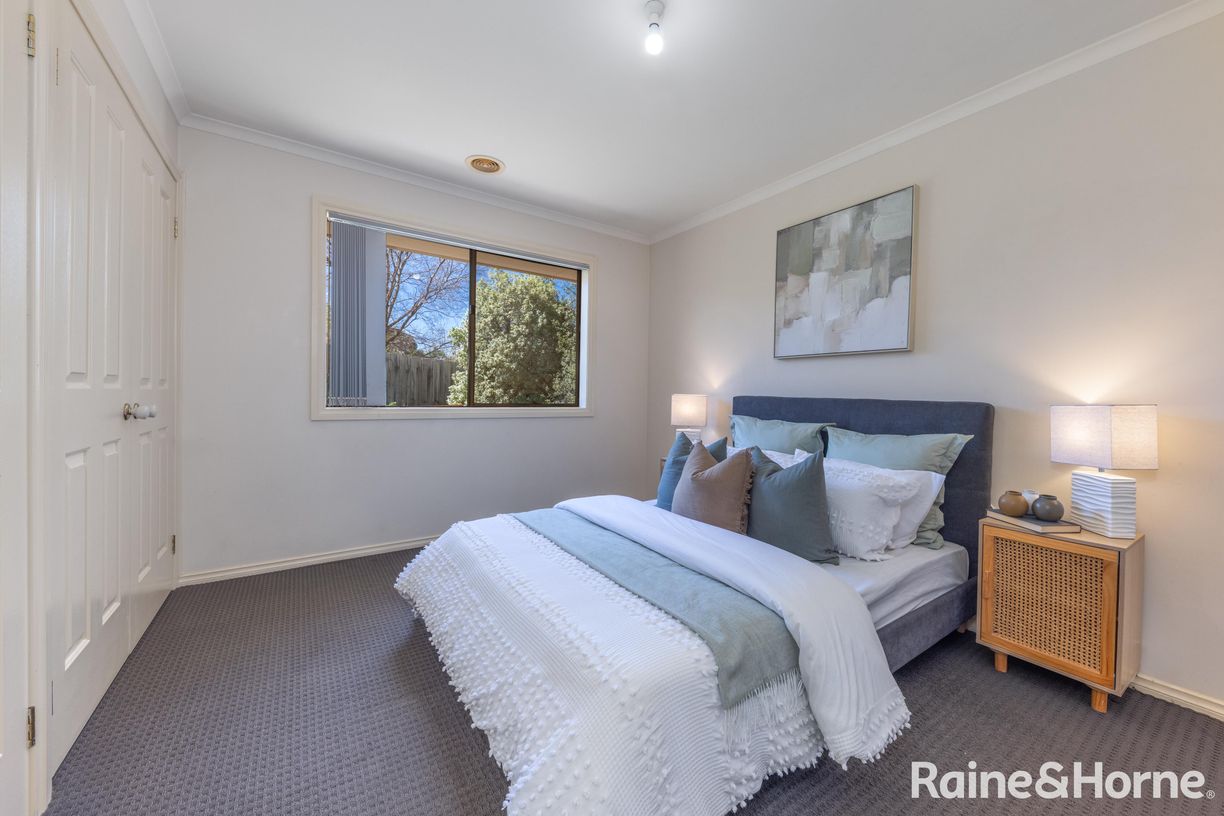 29 Fingleton Crescent — photo 11 of 17
