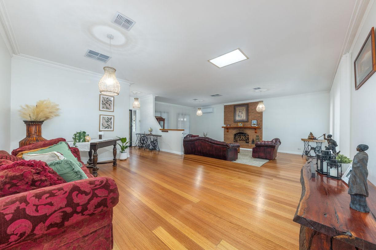 83 Balmoral Circuit — photo 3 of 26