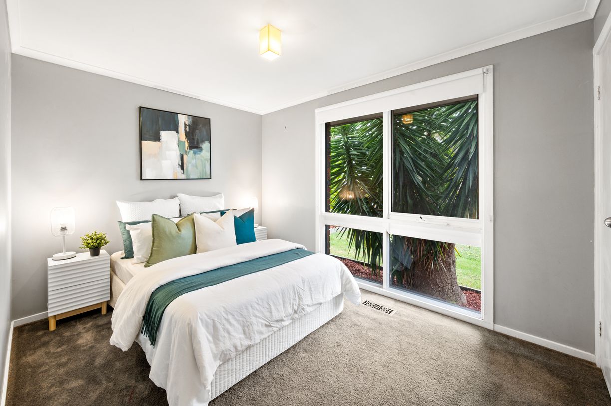 13 Deakin Street — photo 9 of 18