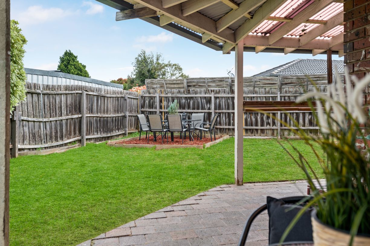 13 Deakin Street — photo 14 of 18