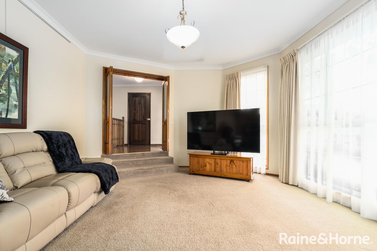 85 Melba Avenue — photo 4 of 15