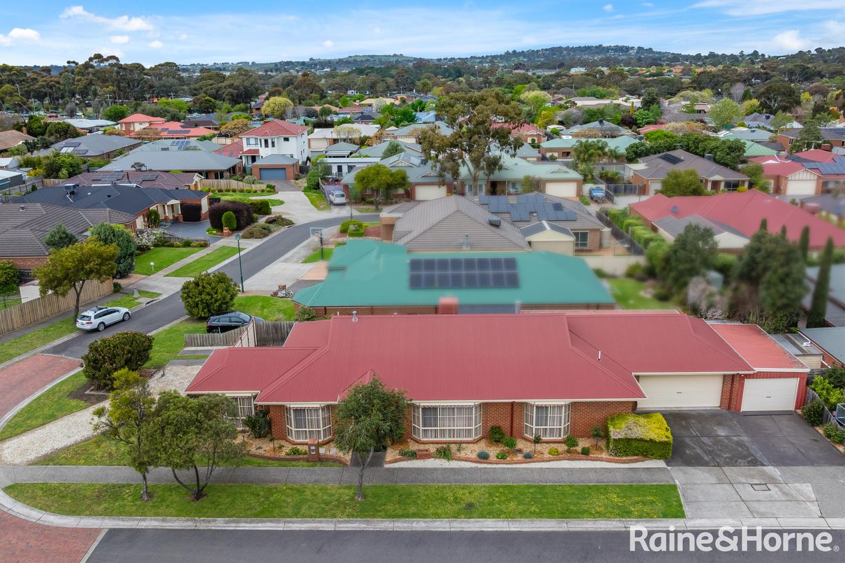 12 Duncraig Grove — photo 2 of 28