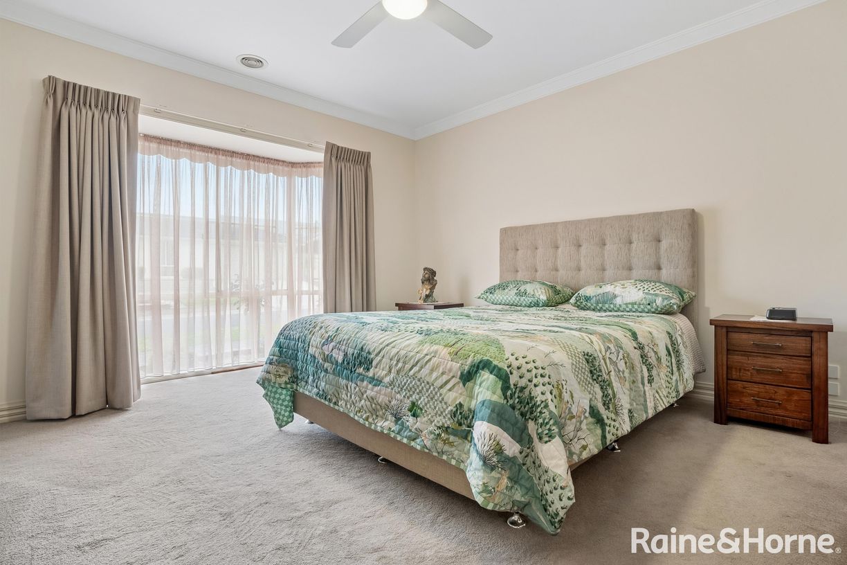 12 Duncraig Grove — photo 11 of 28