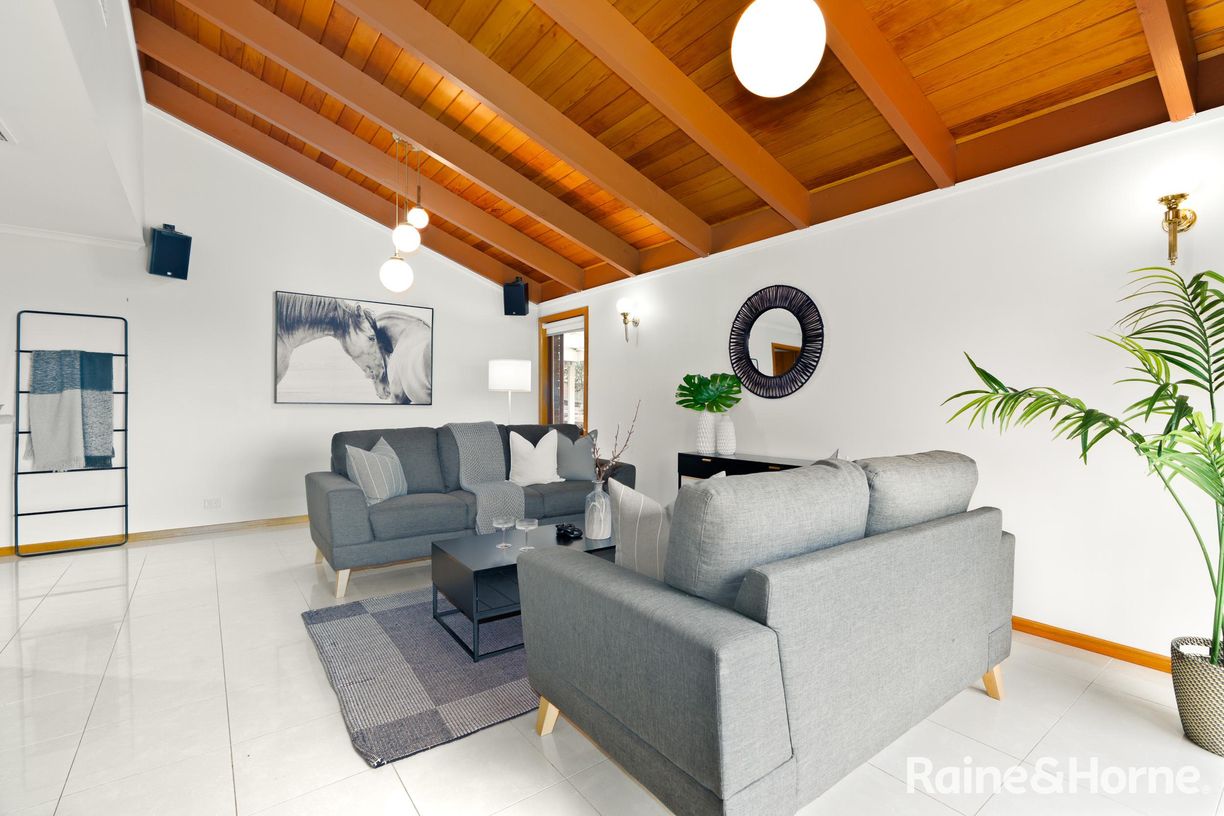 32 Dyson Drive — photo 4 of 19