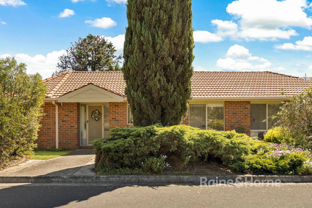 57 Olive Grove — photo 2 of 20