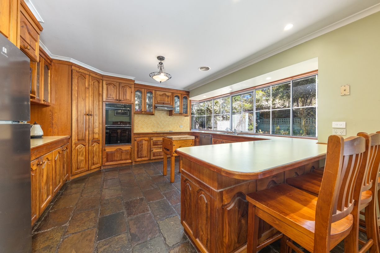 645 Racecourse Road — photo 5 of 23