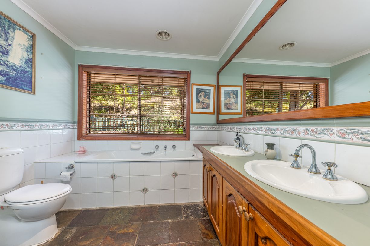 645 Racecourse Road — photo 11 of 23