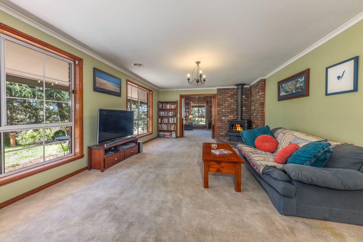 645 Racecourse Road — photo 7 of 23