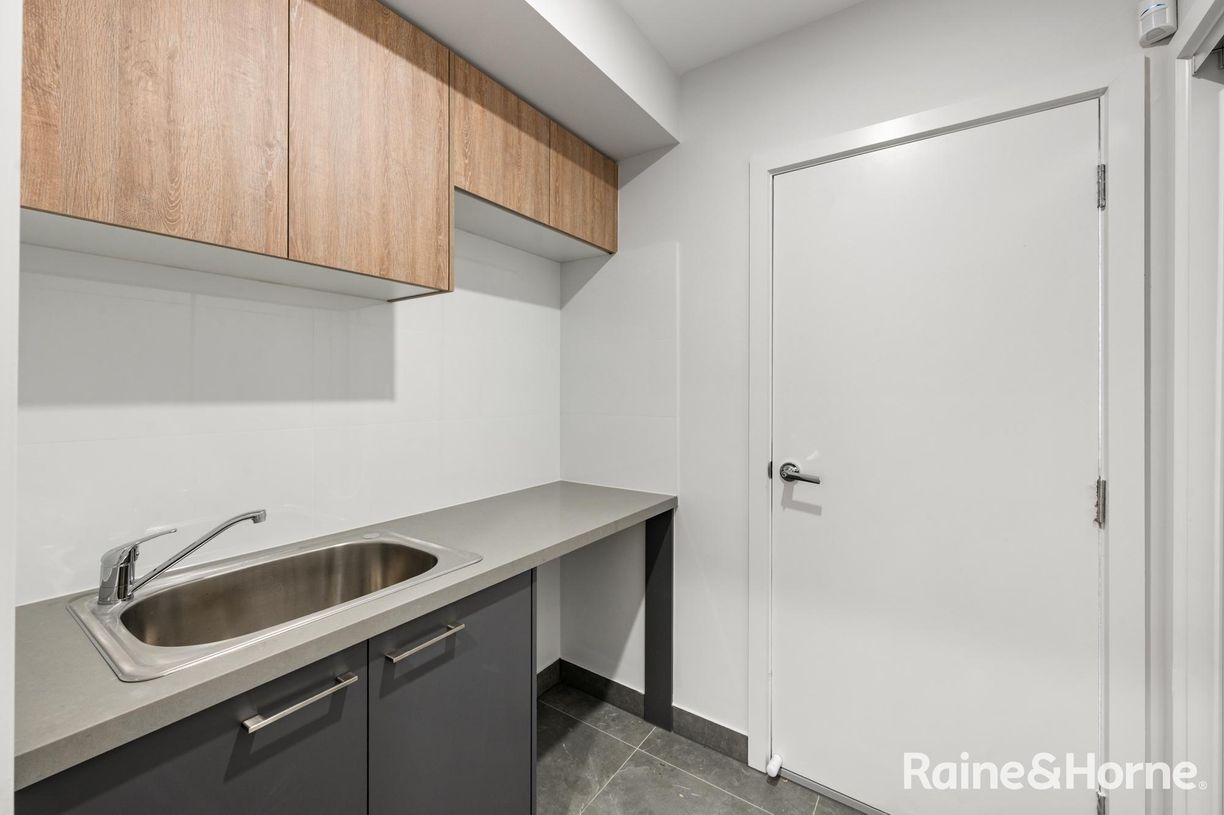 1/3 Somerville Lane — photo 12 of 25