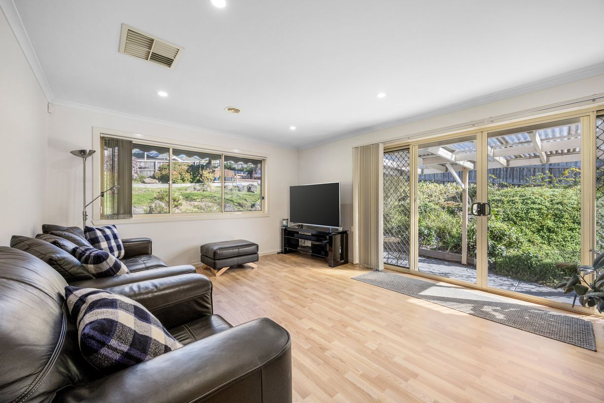 35 Canterbury Avenue — photo 6 of 16