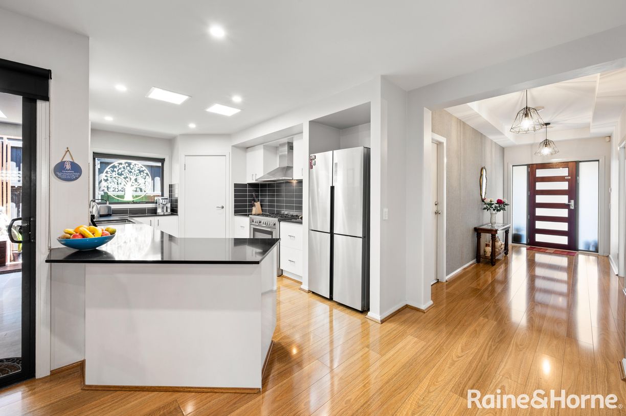 16 Friesian Drive — photo 11 of 29