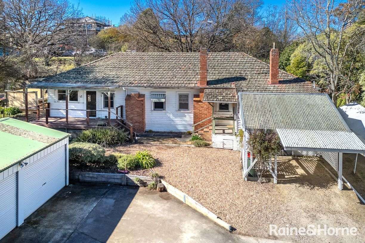 26a Howey Street — photo 3 of 22