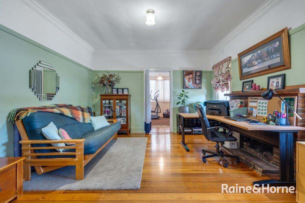 26a Howey Street — photo 9 of 22
