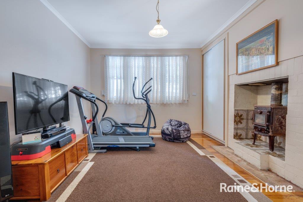 26a Howey Street — photo 11 of 22