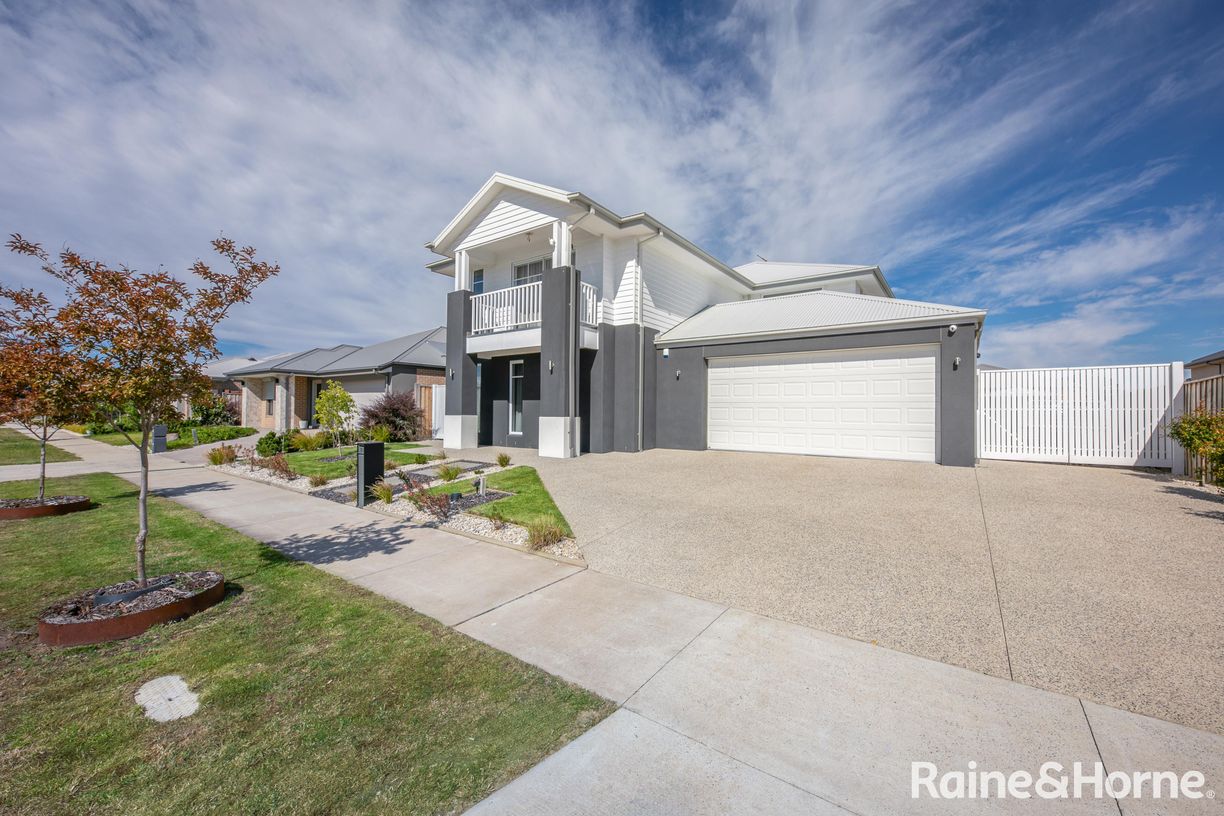 10 Constance Way — photo 3 of 27