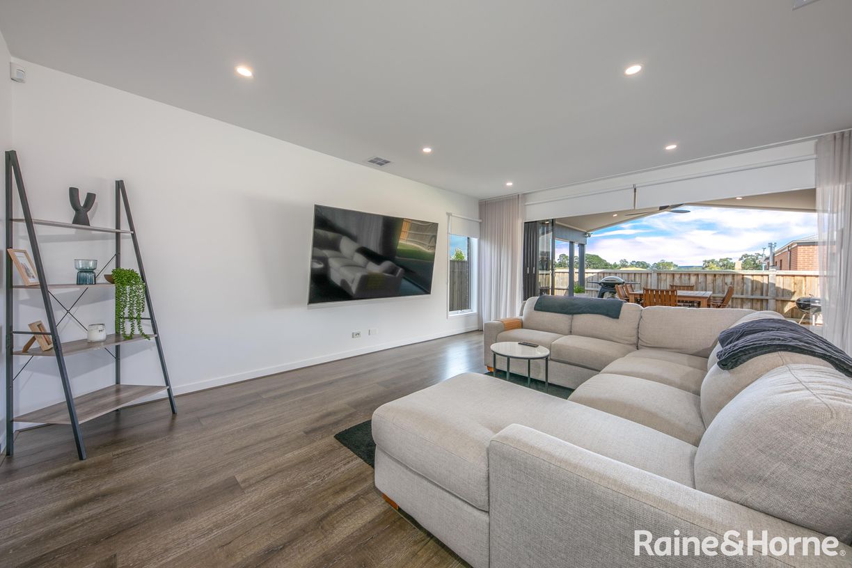 10 Constance Way — photo 10 of 27