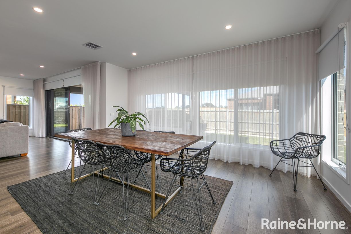 10 Constance Way — photo 9 of 27