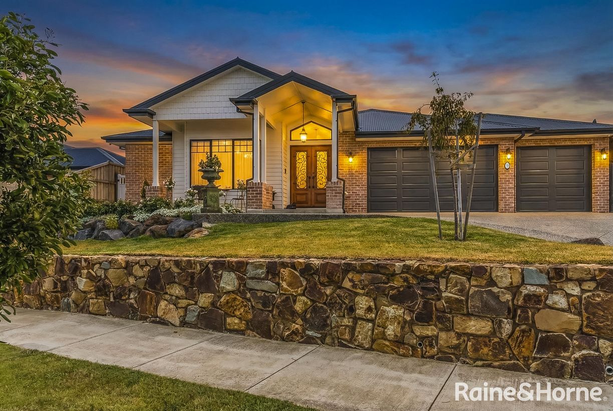 9 Richey Promenade — photo from Raine & Horne Gisborne