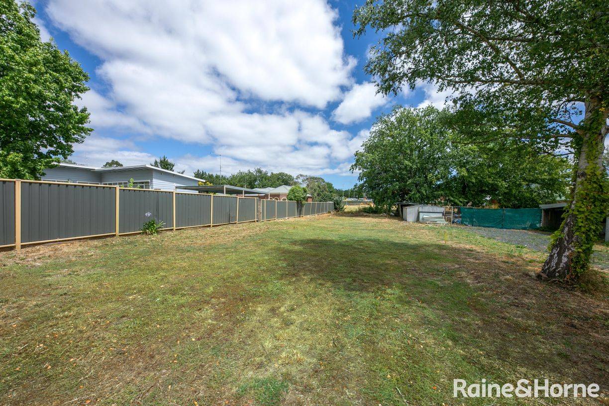 10 Melbourne Road — photo 3 of 8