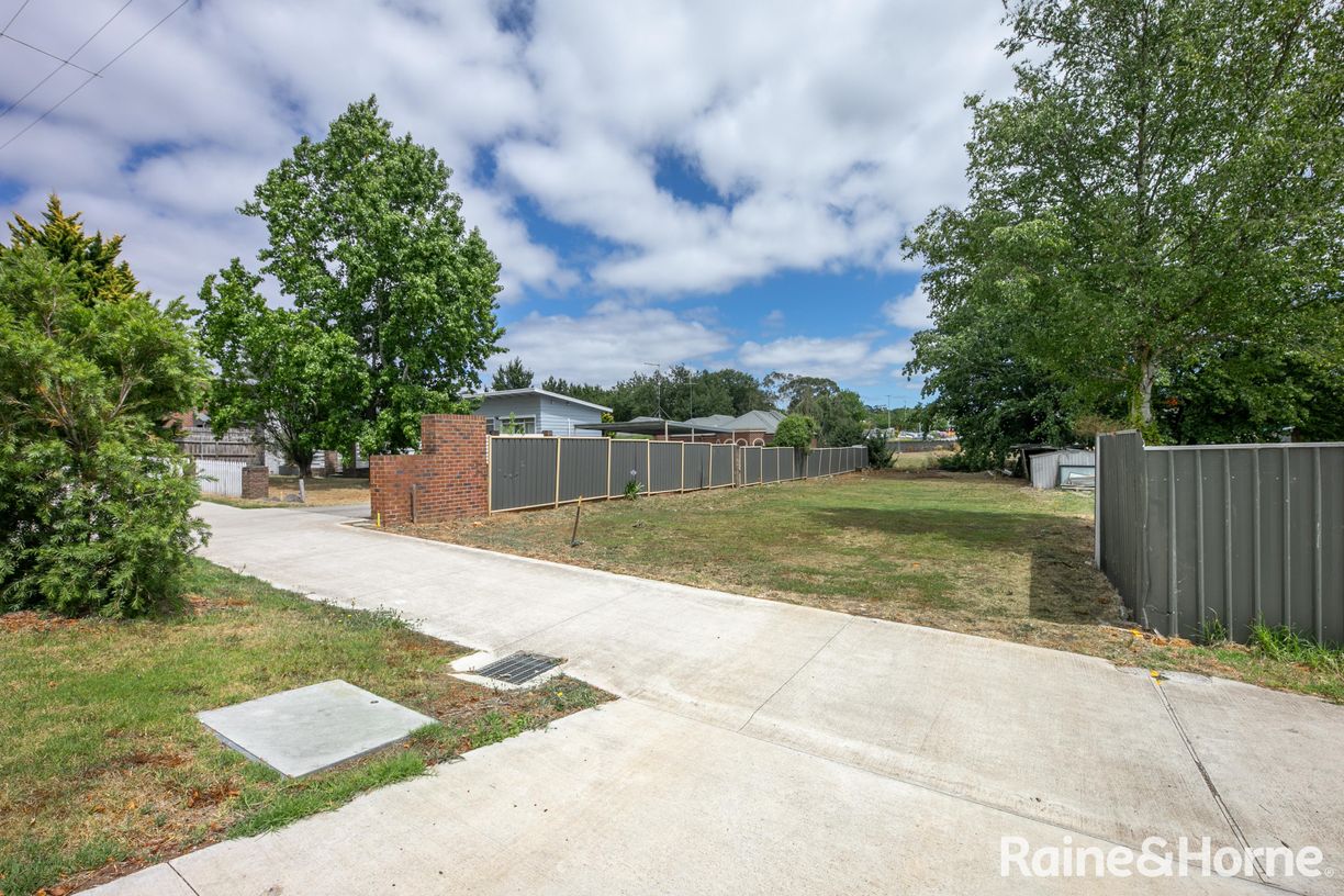 10 Melbourne Road — photo 7 of 8
