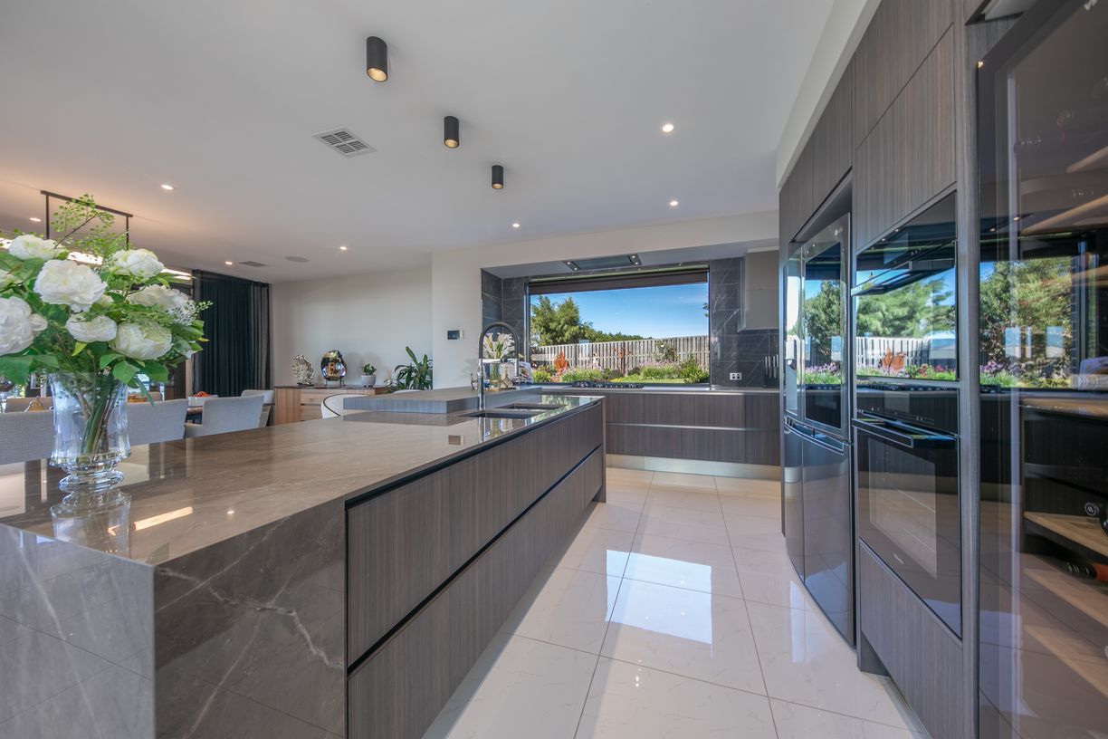 2 Tasman Road — photo 3 of 30