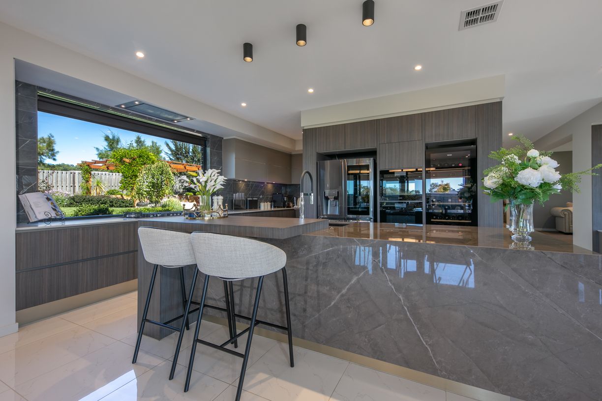 2 Tasman Road — photo 10 of 30