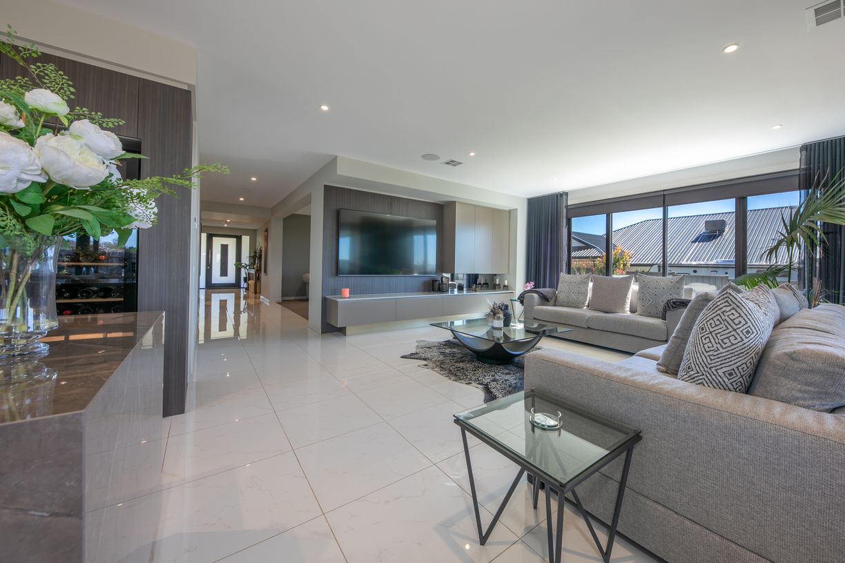 2 Tasman Road — photo 9 of 30